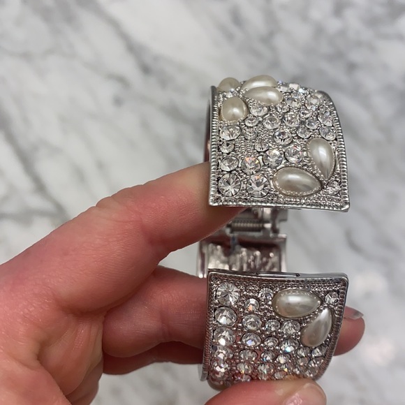 Cuff style silver/pearl bracelets NWOT - Picture 2 of 4